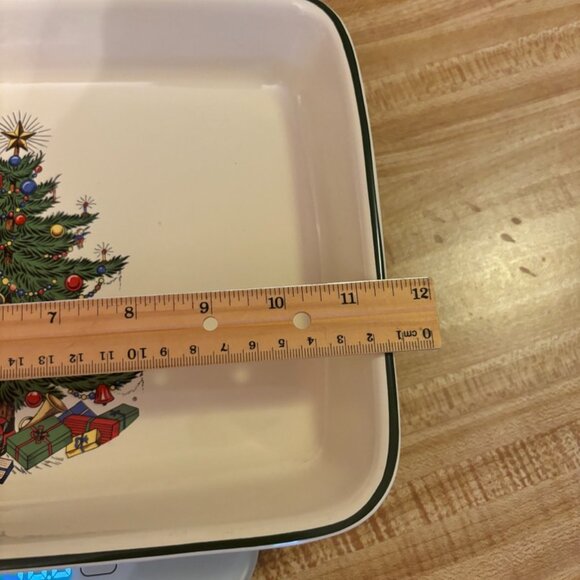 Cuthbertson Original Christmas Tree Casserole Dish 11.5" x 8.5" x 2" - Picture 5 of 8
